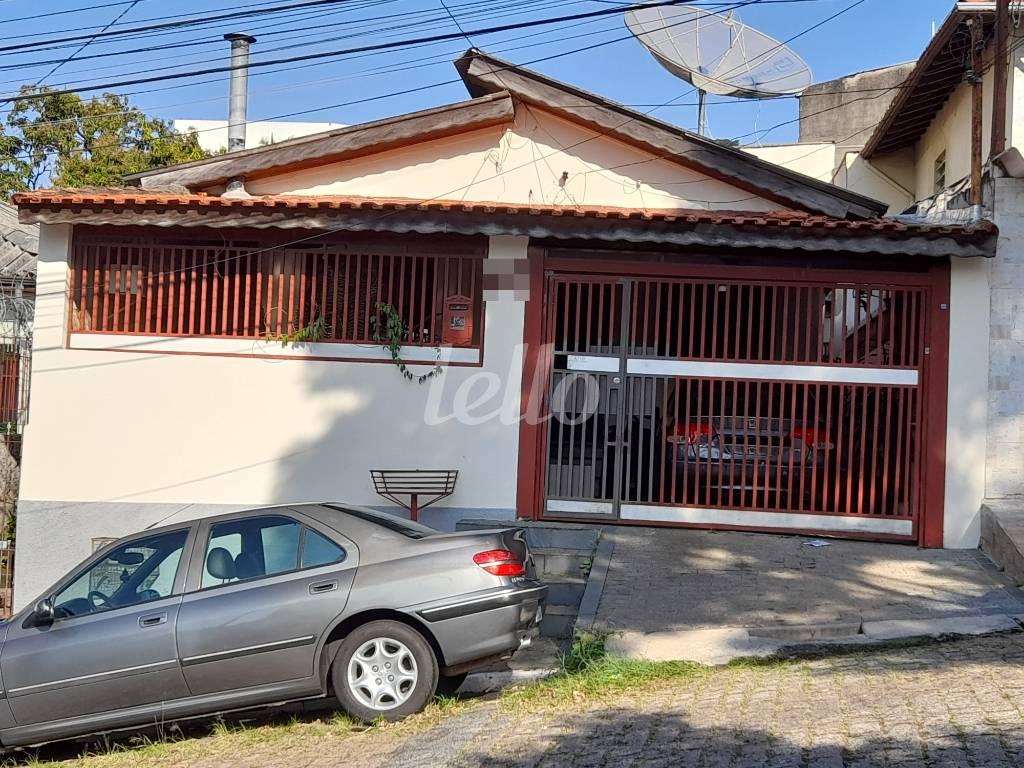 FACHADA de Casa à venda, térrea com 303 m², 3 quartos e 2 vagas em Parque Peruche - São Paulo