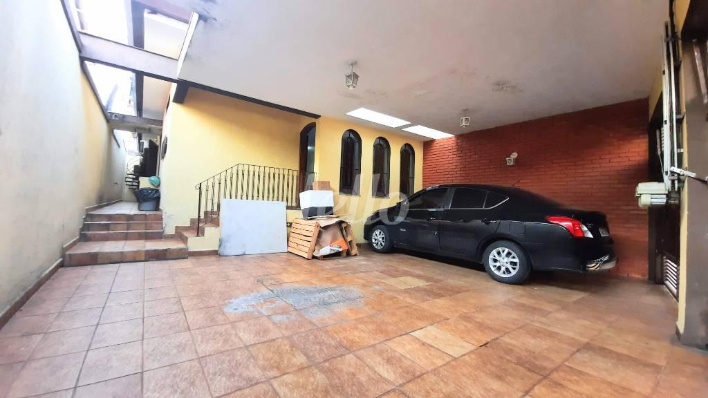 GARAGEM PARA 3 CARROS de Casa à venda, térrea com 125 m², 3 quartos e 3 vagas em Vila Santa Clara - São Paulo