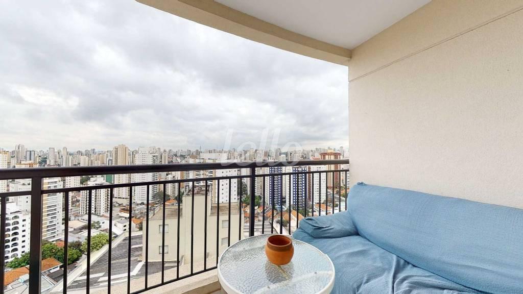 VARANDA de Apartamento à venda, Padrão com 87 m², 2 quartos e 2 vagas em Vila Gumercindo - São Paulo