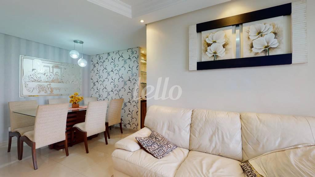 LIVING de Apartamento à venda, Padrão com 87 m², 2 quartos e 2 vagas em Vila Gumercindo - São Paulo