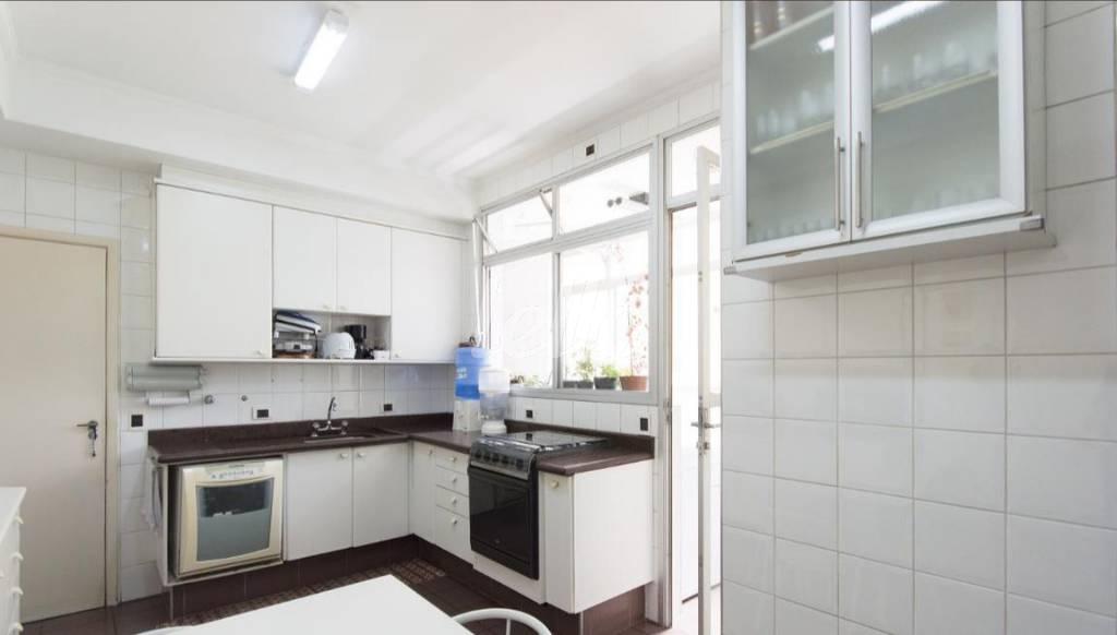 COZINHA de Apartamento à venda, Padrão com 180 m², 3 quartos e 1 vaga em Santa Cecília - São Paulo