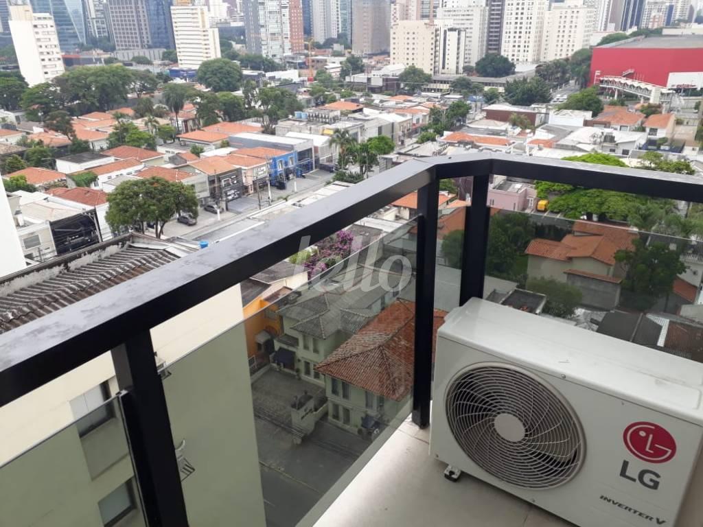 VARANDA de Apartamento à venda, Padrão com 89 m², 2 quartos e 1 vaga em Vila Nova Conceição - São Paulo