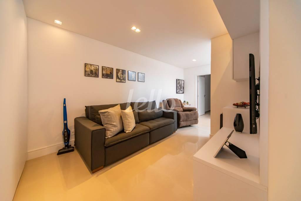 SALA PRIVATIVA de Casa à venda, sobrado com 285 m², 3 quartos e 6 vagas em Água Rasa - São Paulo
