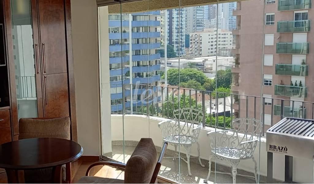 VARANDA de Apartamento à venda, Padrão com 220 m², 4 quartos e 3 vagas em Jardim Paulista - São Paulo