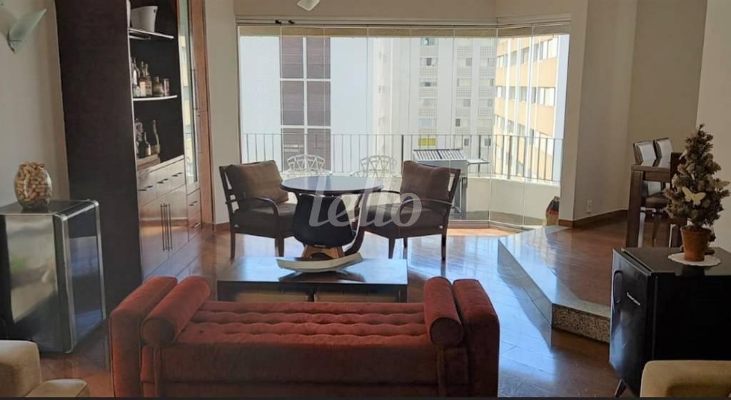 LIVING de Apartamento à venda, Padrão com 220 m², 4 quartos e 3 vagas em Jardim Paulista - São Paulo