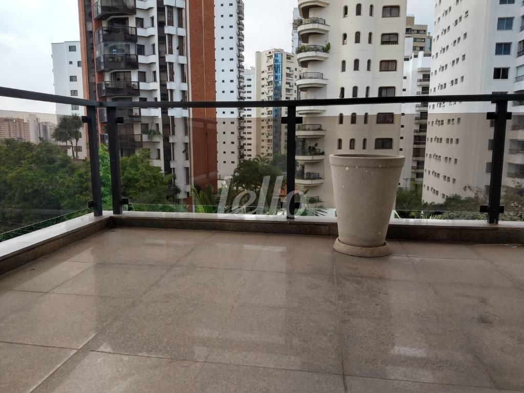 SACADA de Apartamento à venda, Padrão com 346 m², 3 quartos e 4 vagas em Tatuapé - São Paulo