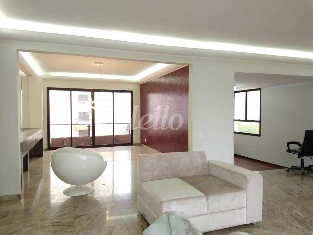 SALA COM AMPLOS AMBIENTES de Apartamento à venda, Padrão com 346 m², 3 quartos e 4 vagas em Tatuapé - São Paulo