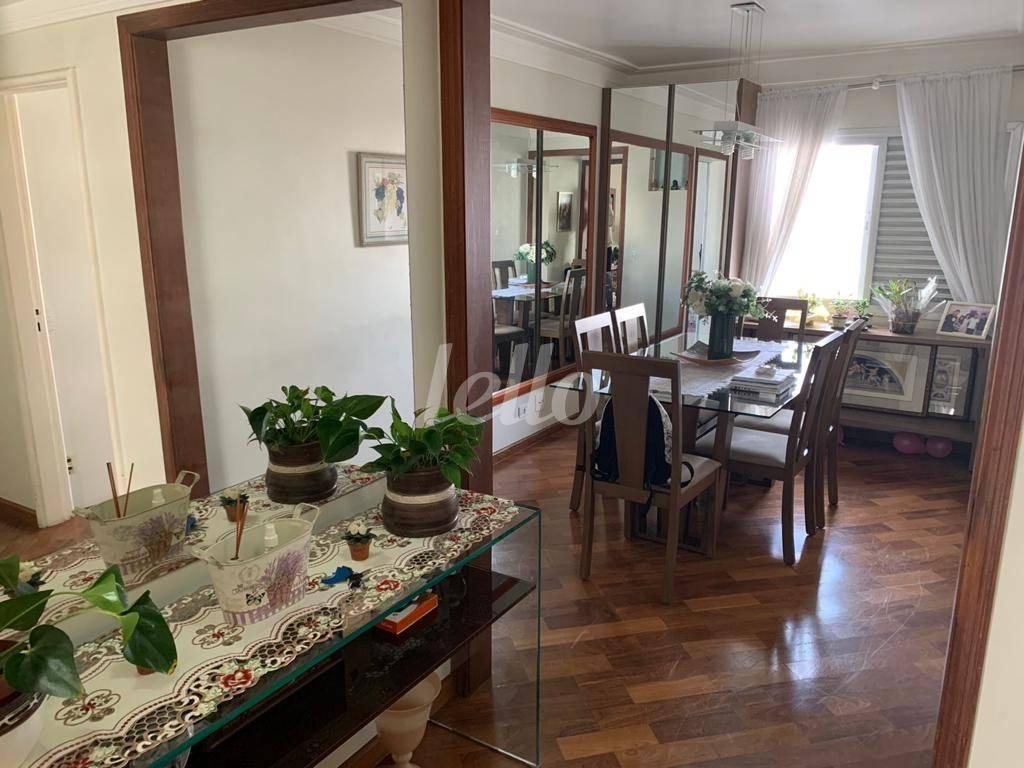 LIVING de Apartamento à venda, Padrão com 135 m², 4 quartos e 2 vagas em Vila Clementino - São Paulo