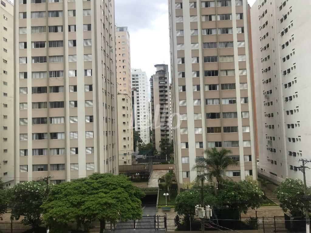 VISTA DA SALA de Apartamento à venda, Padrão com 158 m², 4 quartos e 2 vagas em Indianópolis - São Paulo