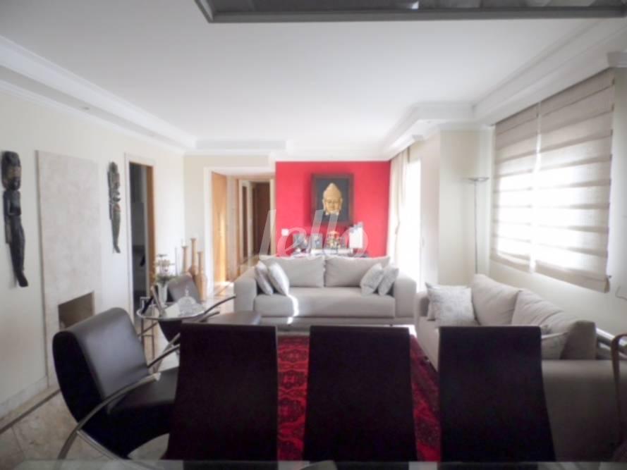 SALA de Apartamento à venda, Padrão com 180 m², 3 quartos e 4 vagas em Vila Pompeia - São Paulo