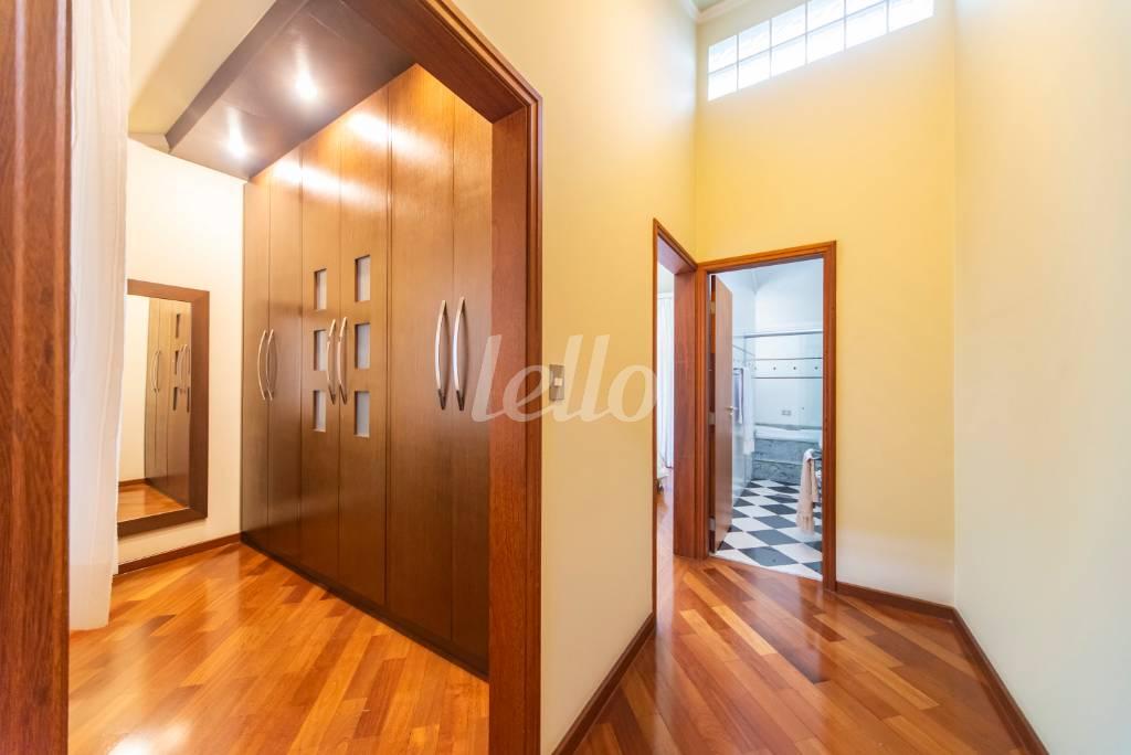 HALL SUÍTE 2 de Casa à venda, sobrado com 312 m², 4 quartos e 3 vagas em Vila Alzira - Santo André