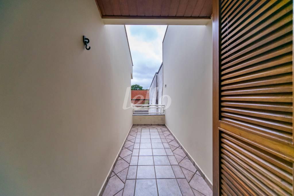 VARANDA DO DORMITÓRIO 3 de Casa à venda, sobrado com 312 m², 4 quartos e 3 vagas em Vila Alzira - Santo André