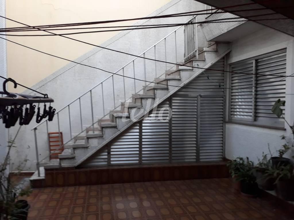 QUINTAL de Casa à venda, sobrado com 180 m², 3 quartos e 3 vagas em Vila Bertioga - São Paulo