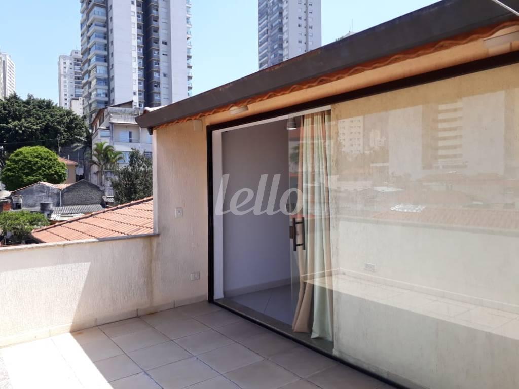 TERRAÇO de Casa à venda, sobrado com 203 m², 3 quartos e 2 vagas em Bosque da Saúde - São Paulo