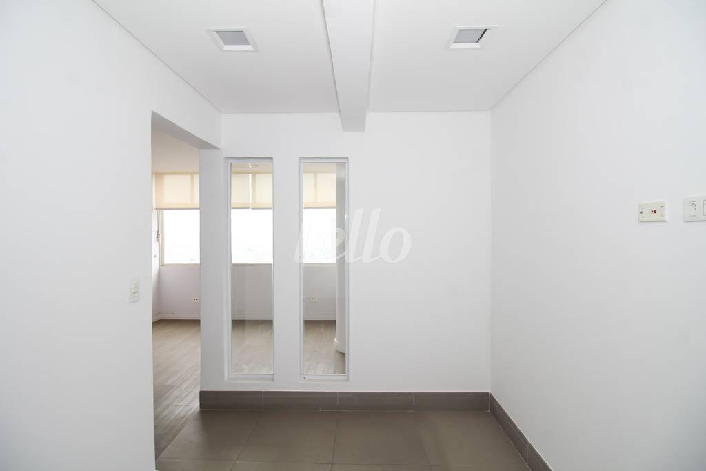 COPA de Sala / Conjunto para alugar, Padrão com 260 m², e em Bela Vista - São Paulo