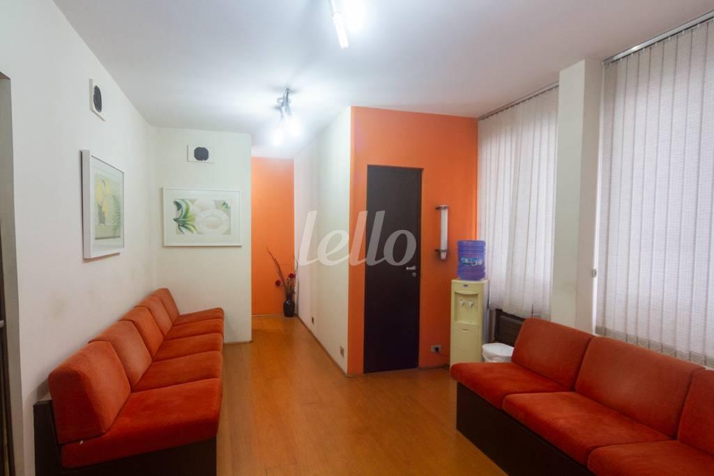 ENTRADA/ RECEPÇÃO de Sala / Conjunto para alugar, Padrão com 90 m², e em Consolação - São Paulo
