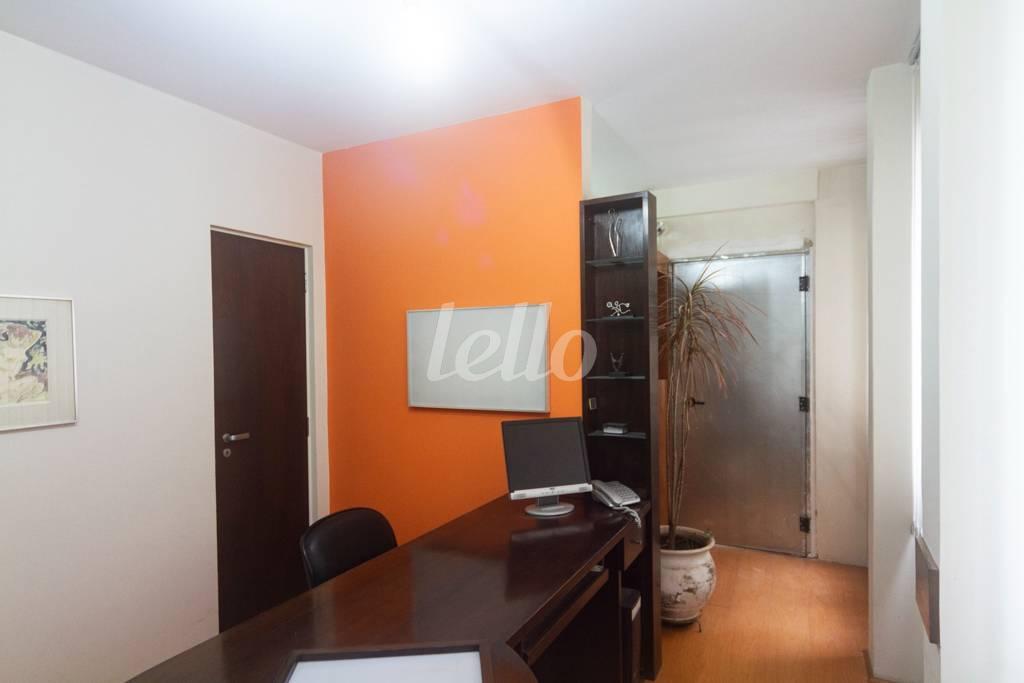 SALA 3 de Sala / Conjunto para alugar, Padrão com 90 m², e em Consolação - São Paulo
