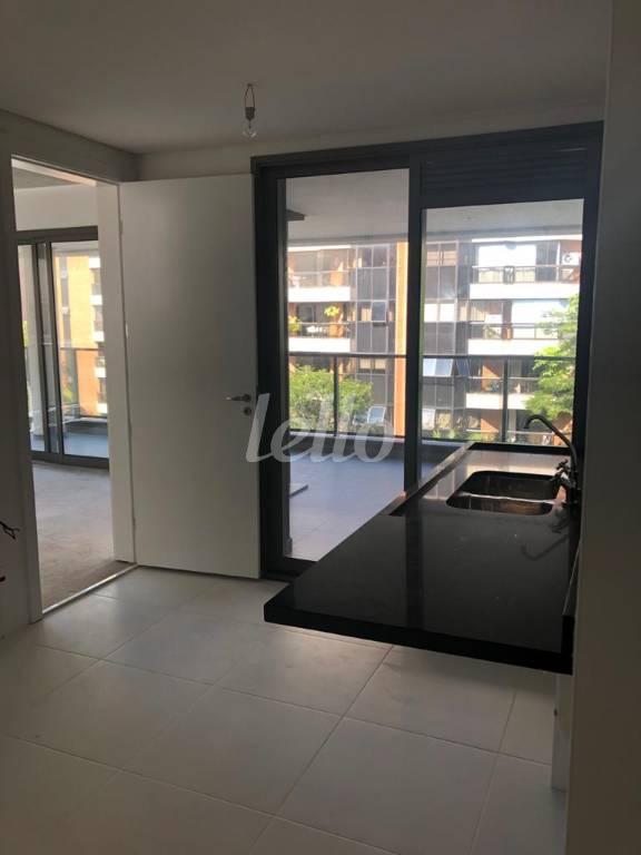 SALA DOIS AMBIENTES de Apartamento à venda, Padrão com 315 m², 3 quartos e 4 vagas em Jardim Paulista - São Paulo