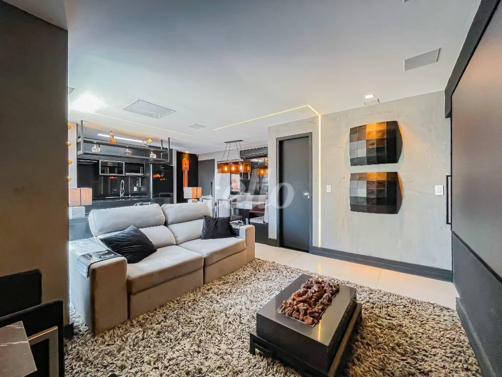SALA DOIS AMBIENTES de Apartamento à venda, Padrão com 53 m², 2 quartos e 1 vaga em Jardim Das Laranjeiras - São Paulo