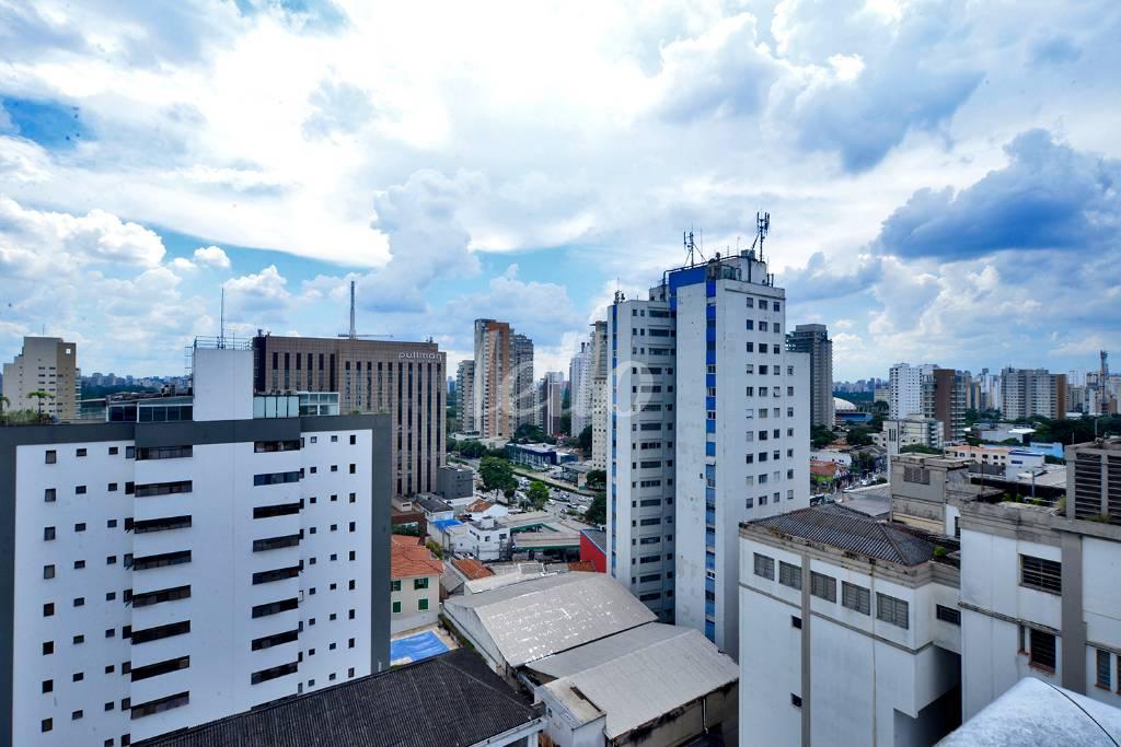 VISTA DA SALA de Apartamento à venda, cobertura - Padrão com 140 m², 2 quartos e 2 vagas em Vila Mariana - São Paulo