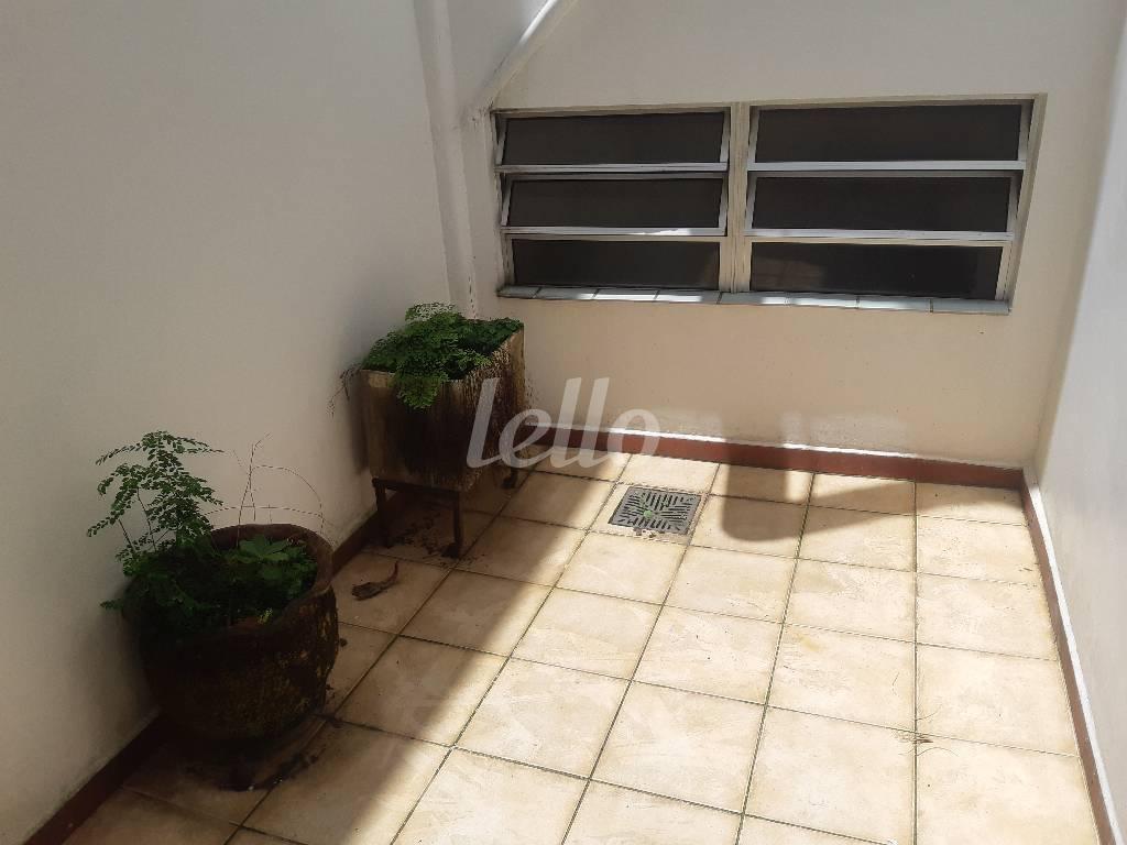 VARANDA de Casa para alugar, sobrado com 280 m², 5 quartos e 4 vagas em Sumaré - São Paulo