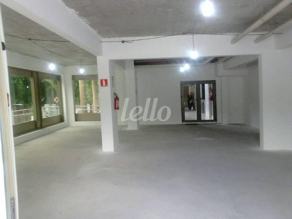 SALÃO 1 de Loja para alugar, Padrão com 271 m², e 4 vagas em Rudge Ramos - São Bernardo do Campo