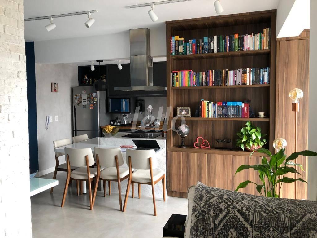 SALA DOIS AMBIENTES de Apartamento à venda, Padrão com 59 m², 1 quarto e 1 vaga em Brás - São Paulo