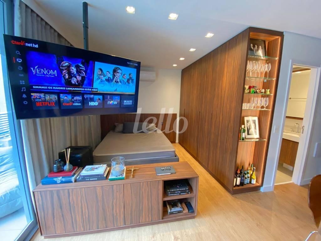 RACK TV de Apartamento à venda, Padrão com 40 m², 1 quarto e 1 vaga em Pinheiros - São Paulo