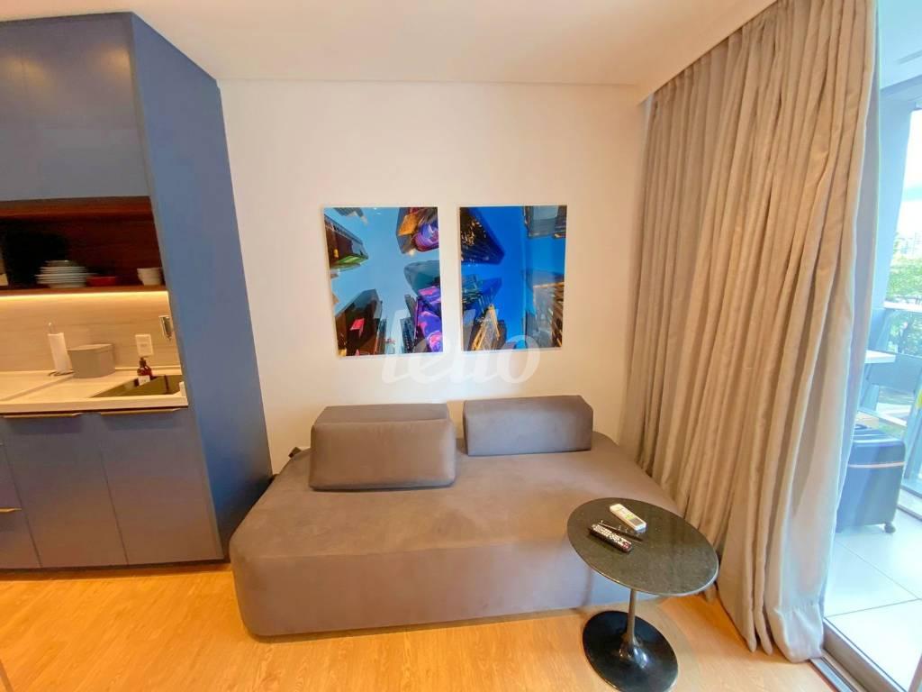 SALA de Apartamento à venda, Padrão com 40 m², 1 quarto e 1 vaga em Pinheiros - São Paulo