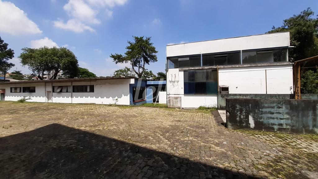 AREA EXTERNA de Galpão/Armazém para alugar, Padrão com 17000 m², e 10 vagas em Cangaiba - São Paulo