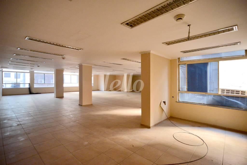 SALA de Sala / Conjunto à venda, Padrão com 258 m², e 1 vaga em República - São Paulo