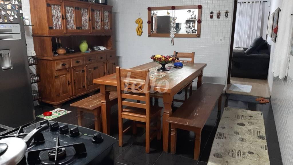 COZINHA de Casa à venda, sobrado com 112 m², 3 quartos e 4 vagas em Vila Margarida - São Paulo