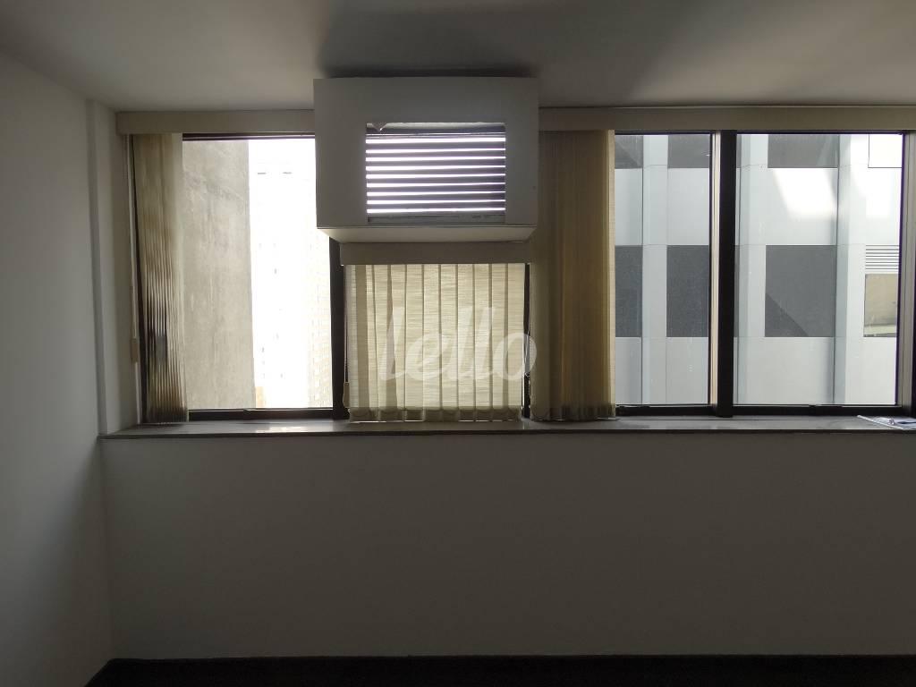 SALA de Sala / Conjunto para alugar, Padrão com 45 m², e 1 vaga em Liberdade - São Paulo