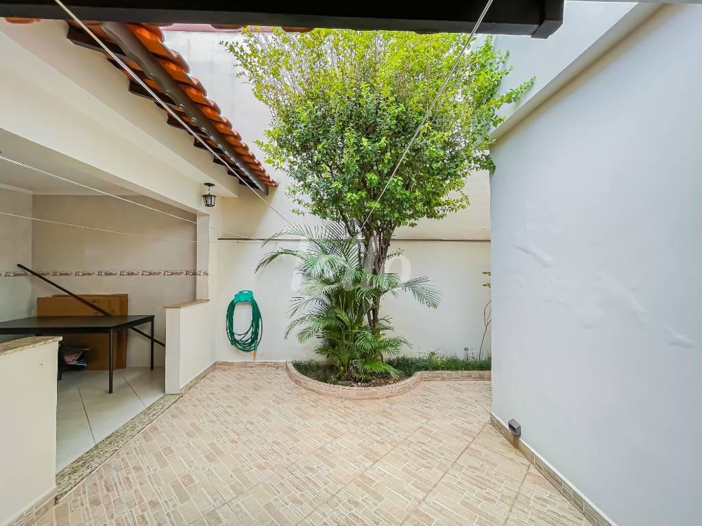 QUINTAL de Casa à venda, sobrado com 113 m², 2 quartos e 2 vagas em Vila Paulicéia - São Paulo