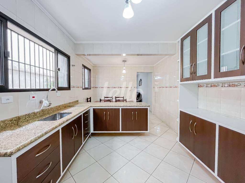 COZINHA de Casa à venda, sobrado com 113 m², 2 quartos e 2 vagas em Vila Paulicéia - São Paulo
