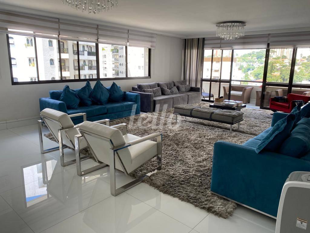 SALA de Apartamento à venda, Padrão com 310 m², 4 quartos e 5 vagas em Santa Cecília - São Paulo