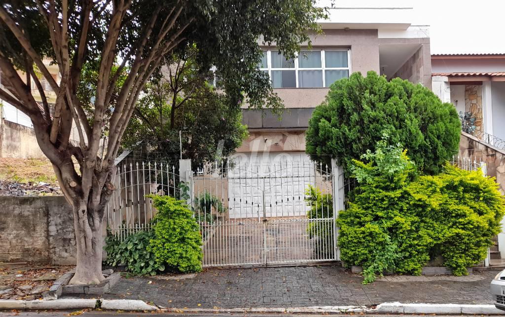 FACHADA de Casa à venda, assobradada com 292 m², 3 quartos e 4 vagas em Jardim Guapira - São Paulo