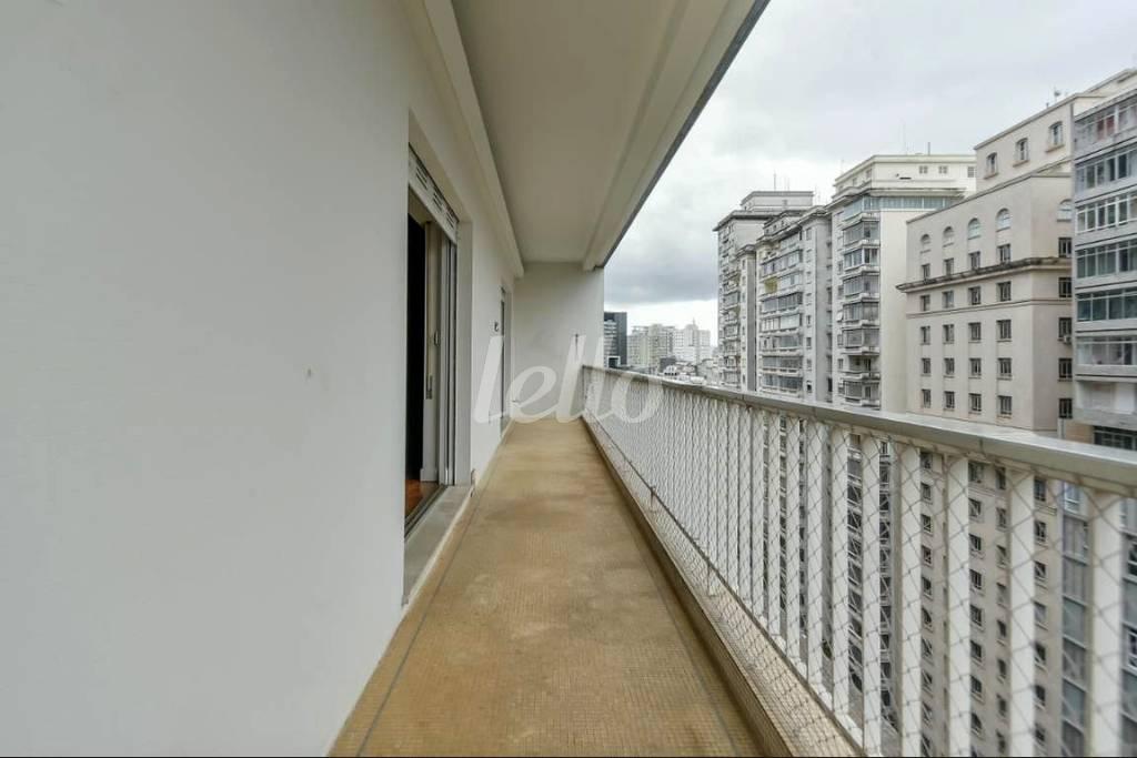 VARANA de Apartamento à venda, Padrão com 393 m², 3 quartos e 1 vaga em República - São Paulo