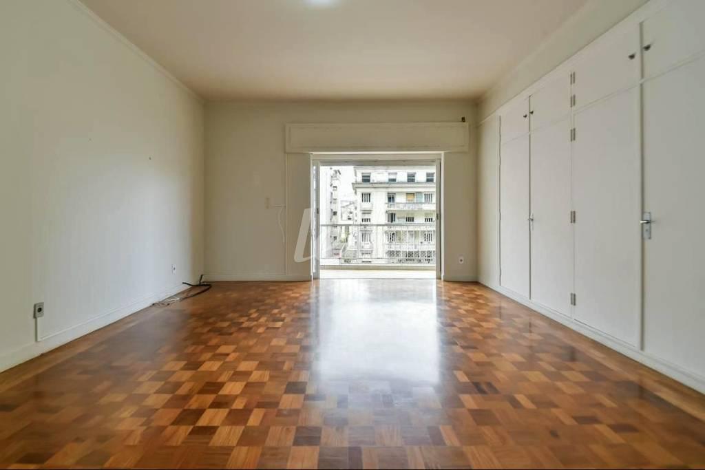 SUÍTE de Apartamento à venda, Padrão com 393 m², 3 quartos e 1 vaga em República - São Paulo