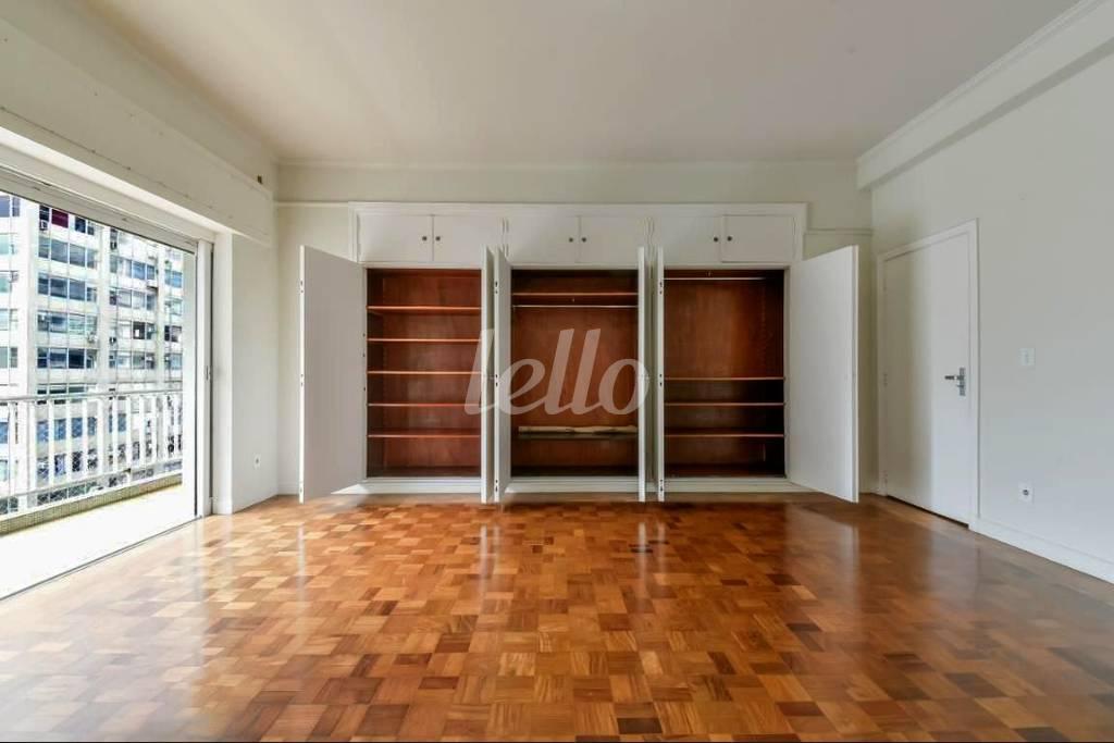SUÍTE de Apartamento à venda, Padrão com 393 m², 3 quartos e 1 vaga em República - São Paulo