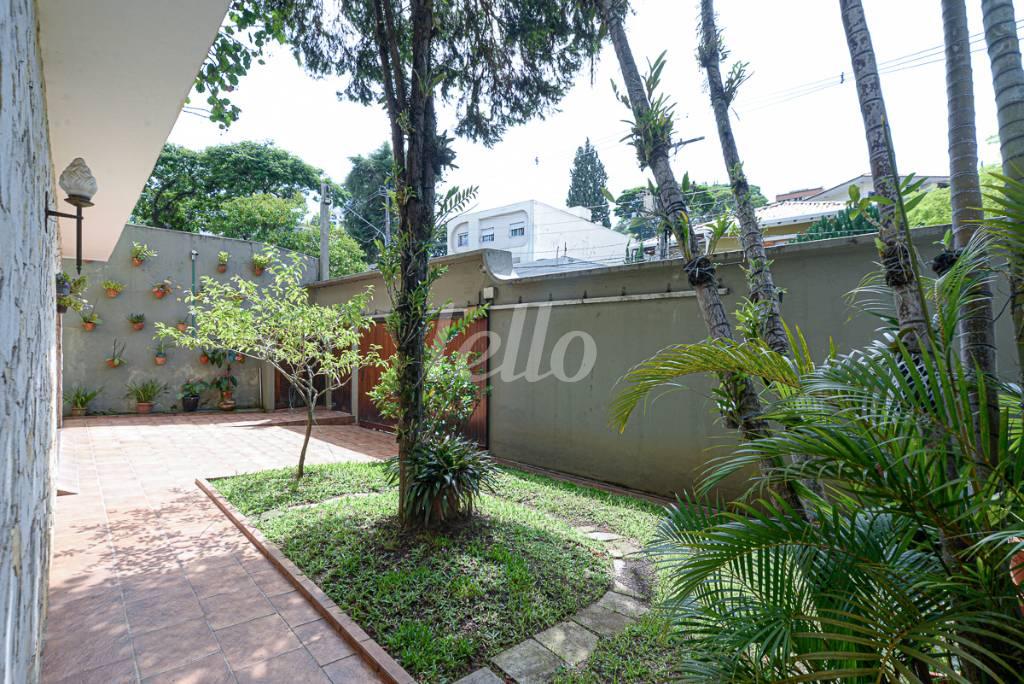 ÁREA EXTERNA de Casa à venda, sobrado com 458 m², 4 quartos e 8 vagas em Jardim São Bento - São Paulo