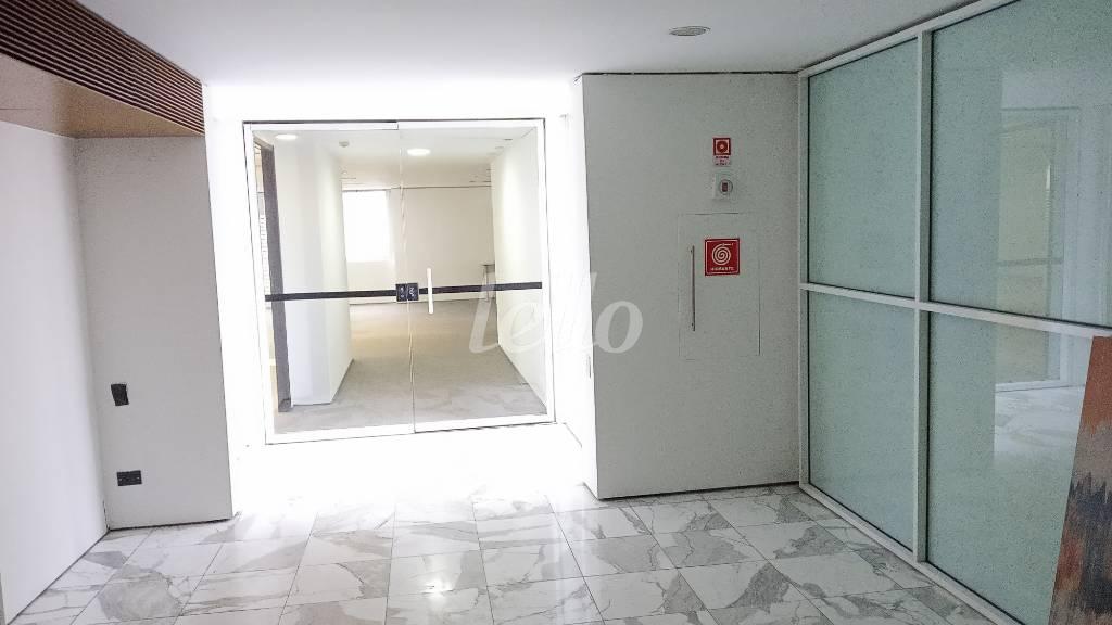 ENTRADA / RECEPÇÃO de Sala / Conjunto para alugar, Padrão com 190 m², e 4 vagas em Cidade Monções - São Paulo