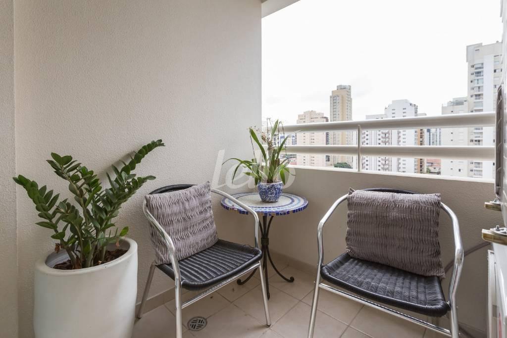 VARANDA de Apartamento à venda, Padrão com 57 m², 2 quartos e 1 vaga em Vila Olímpia - São Paulo