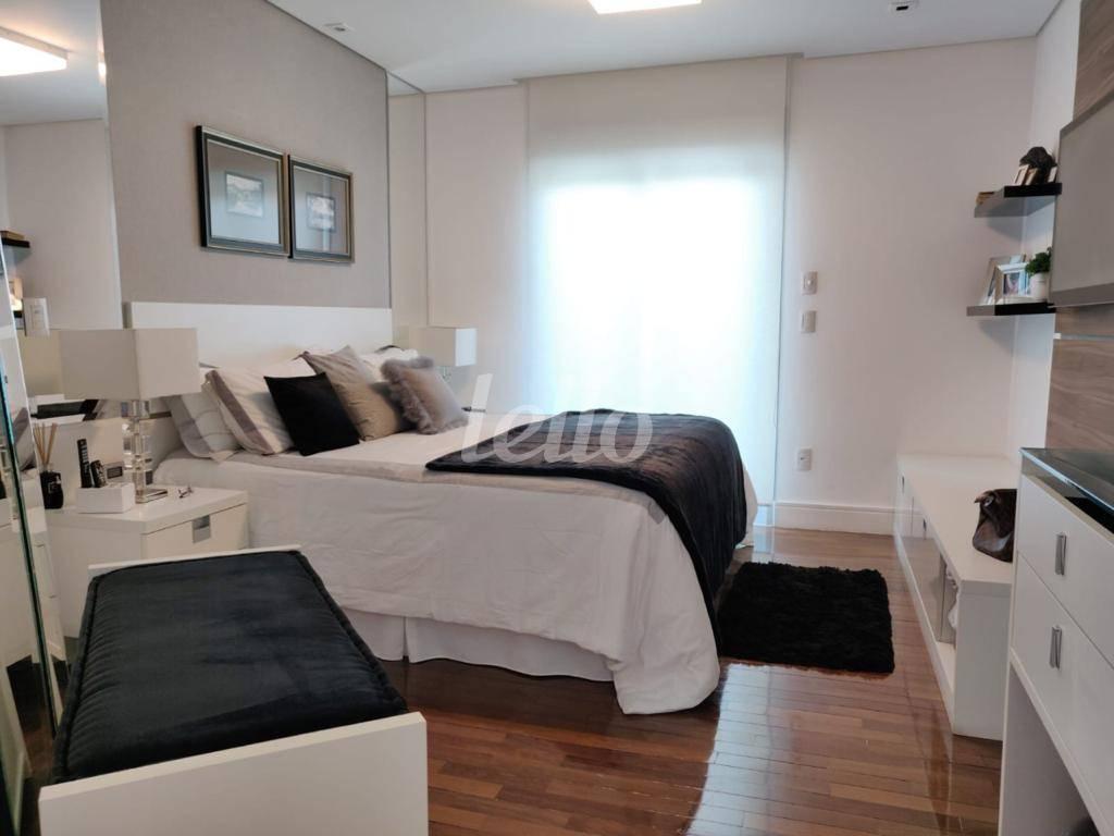SUÍTE de Casa para alugar, sobrado com 614 m², 4 quartos e 7 vagas em Campestre - Santo André