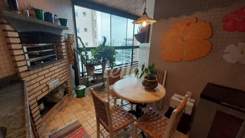 VARANDA GOURMET de Apartamento à venda, Padrão com 260 m², 3 quartos e 6 vagas em Santana - São Paulo
