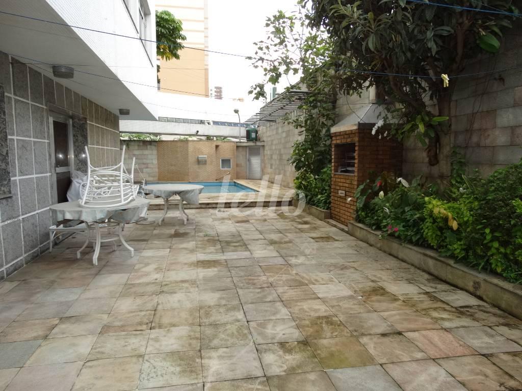 AREA EXTERNA de Casa para alugar, sobrado com 665 m², 4 quartos e 4 vagas em Jardim Anália Franco - São Paulo