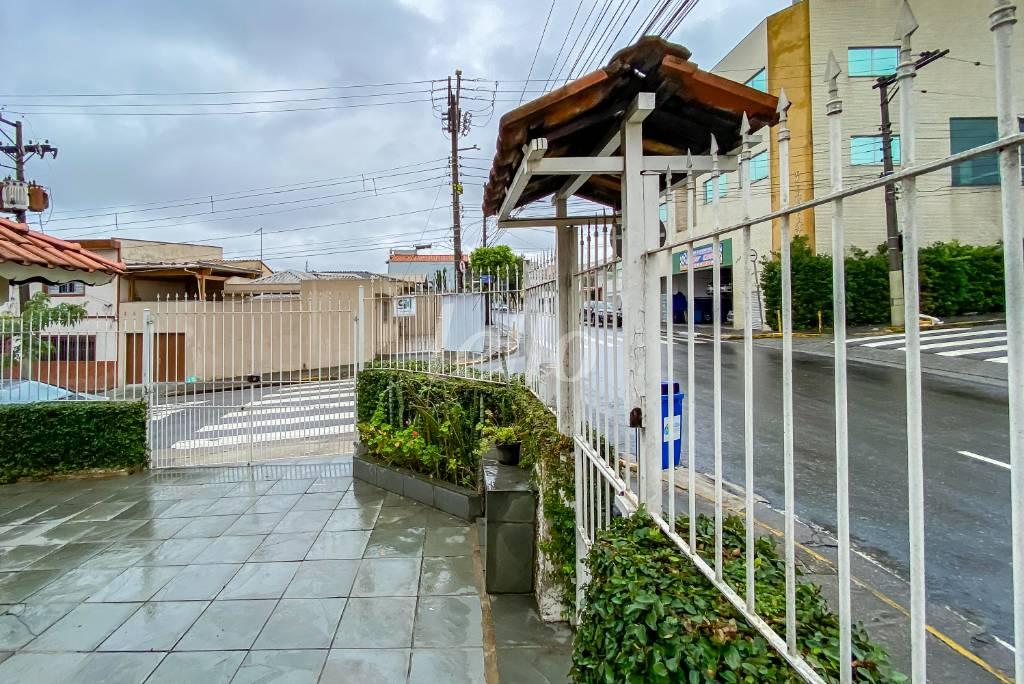 ENTRADA de Casa à venda, sobrado com 275 m², 4 quartos e 4 vagas em Santa Paula - São Caetano do Sul