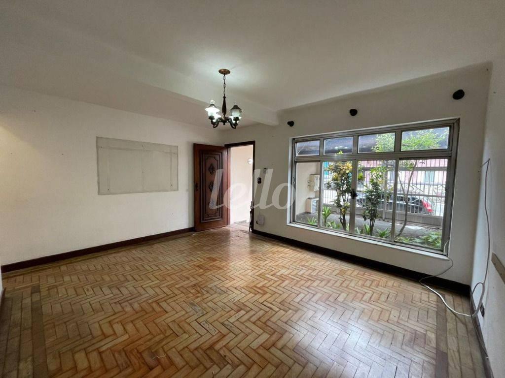 SALA de Casa à venda, sobrado com 140 m², 3 quartos e 2 vagas em Cambuci - São Paulo