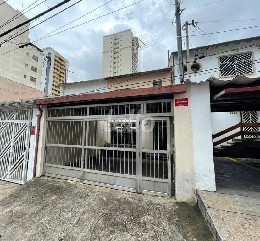 FACHADA de Casa à venda, sobrado com 140 m², 3 quartos e 2 vagas em Cambuci - São Paulo