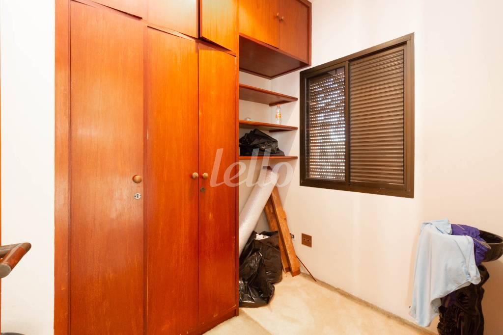 QUARTO DE SERVIÇO de Apartamento à venda, Padrão com 274 m², 4 quartos e 3 vagas em Pacaembu - São Paulo